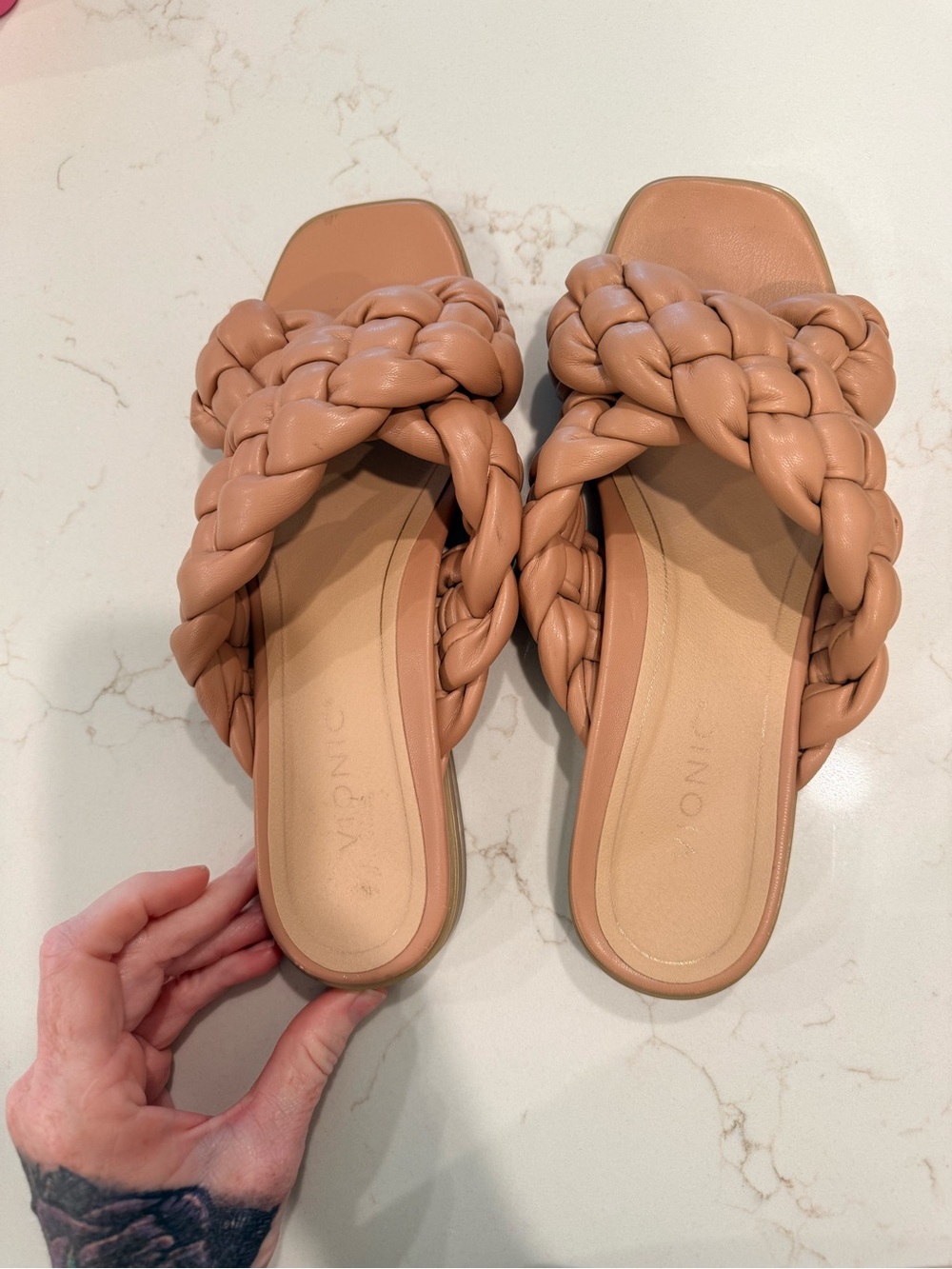 Vionic Braided Slide Sandals — Women's Tan Woven Slides sz 10